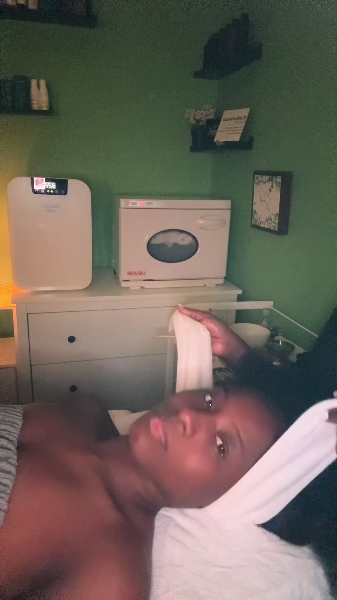 @Facial Expressions LLC💛🖤