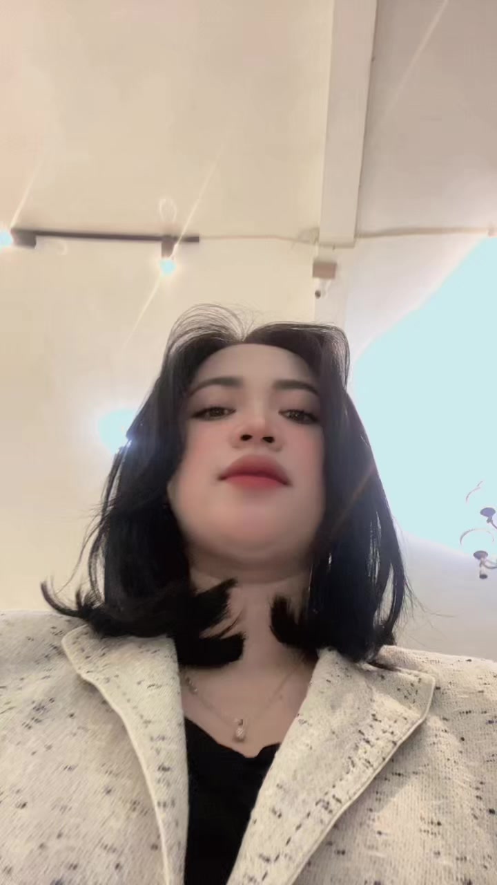 @girlDeva_