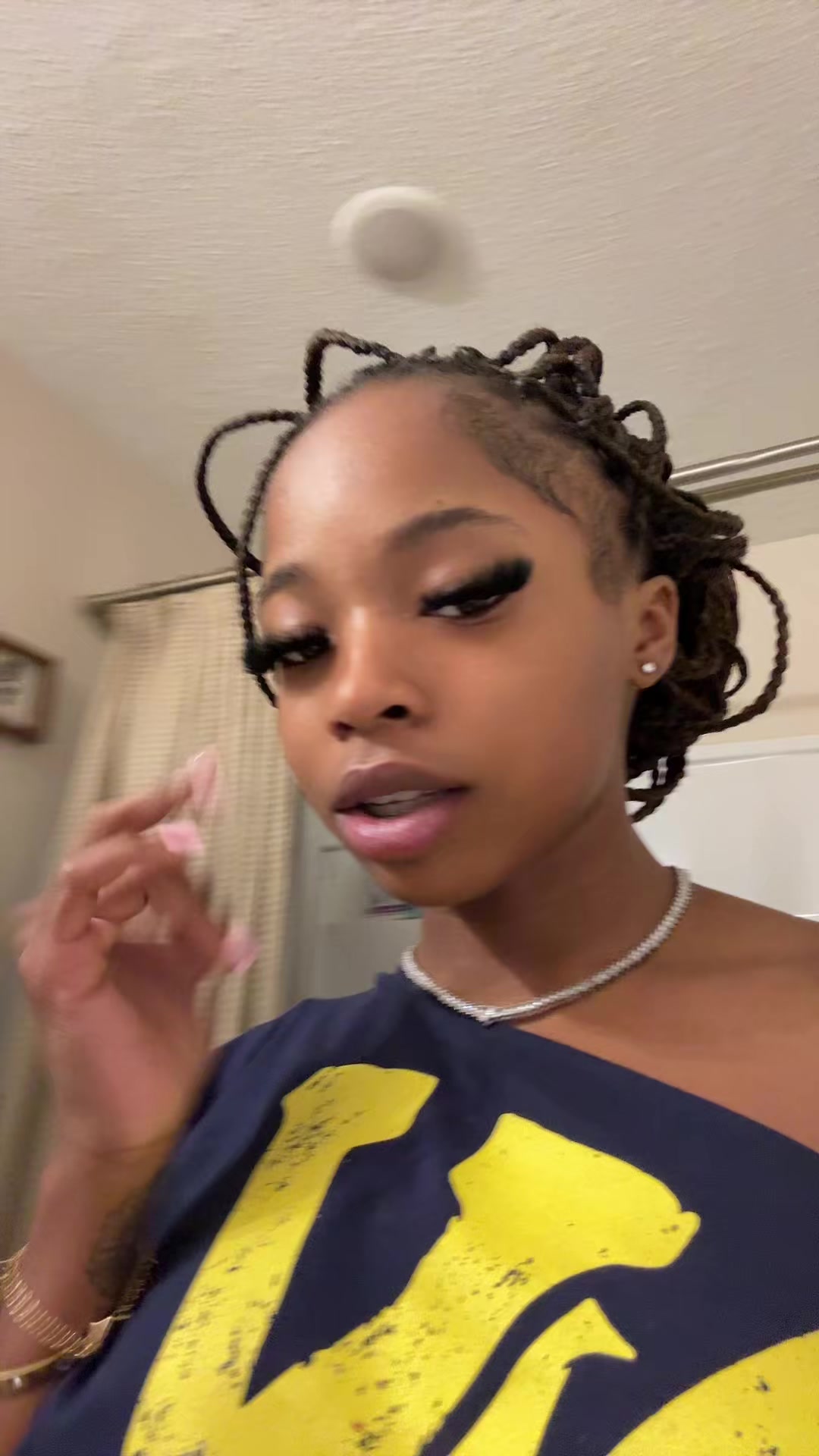 @whoisshe