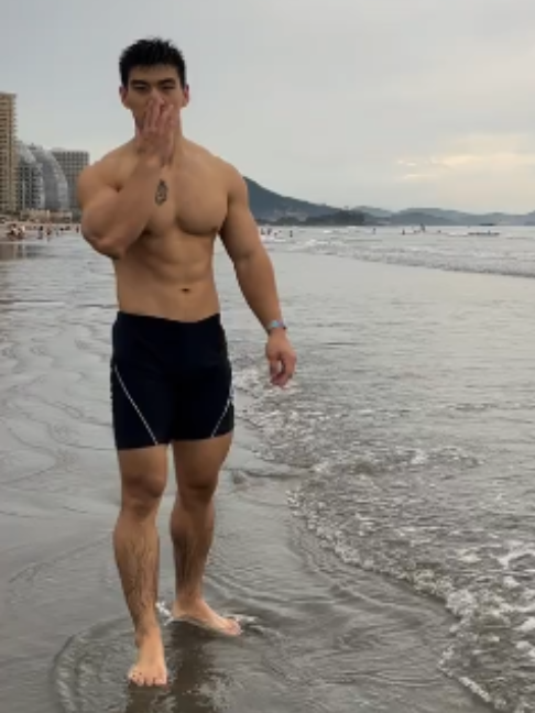 @Beautiful Muscle Male
