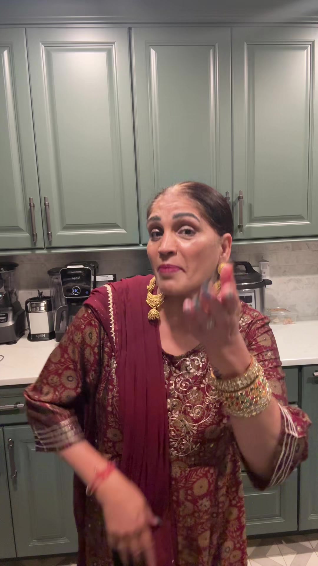 @Dollychopra USA 🇺🇸