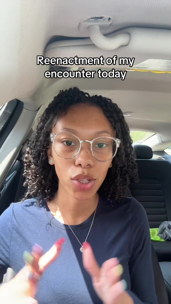 @AYSIA NICOLE