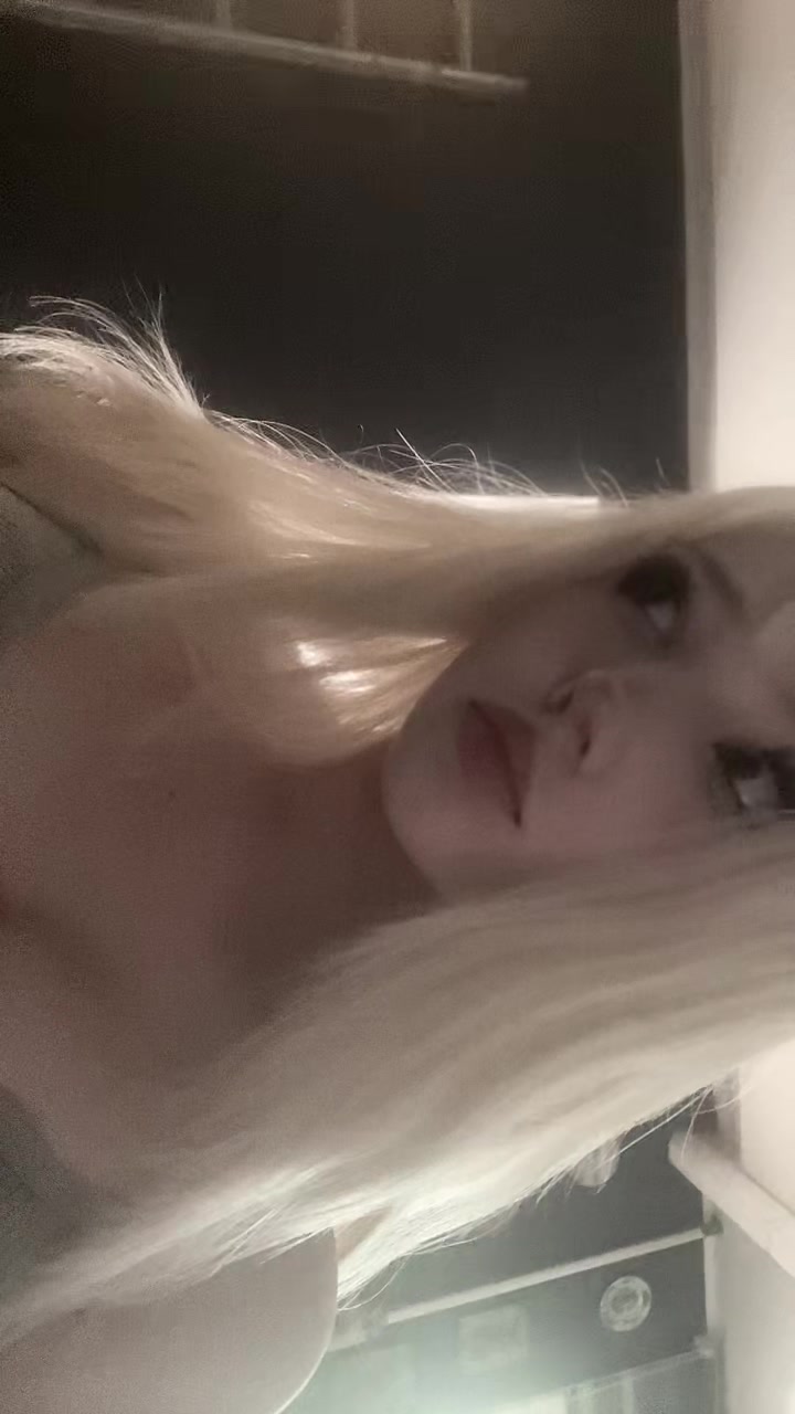 @r1na