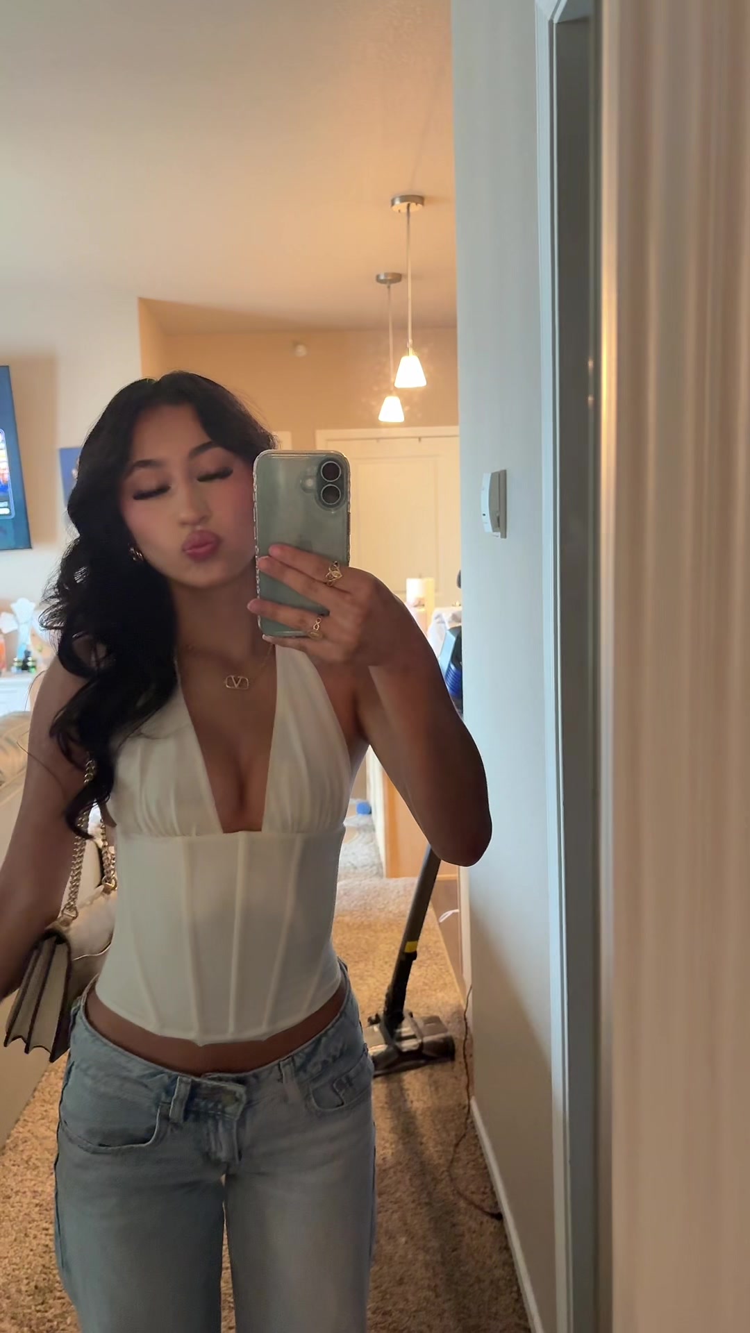 @anneliscuh
