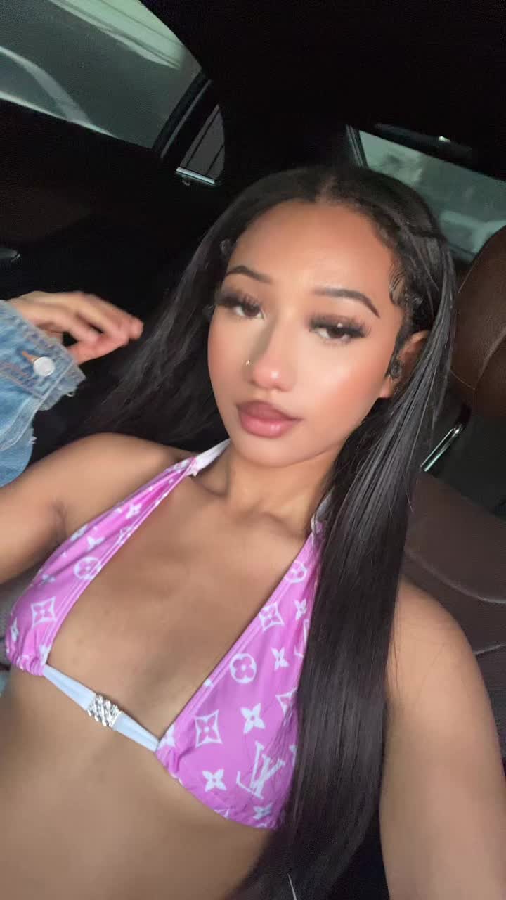 @Aniya Marie 🌈