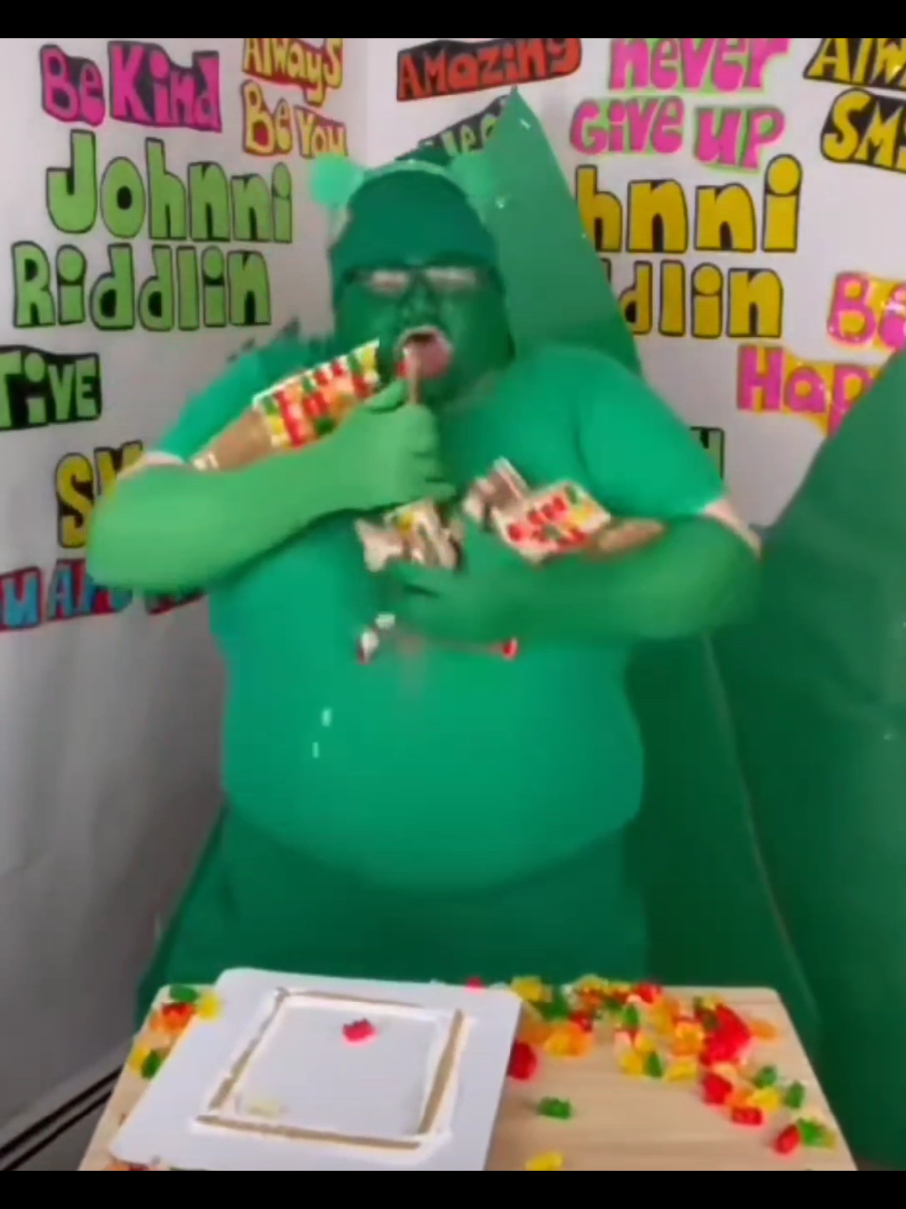 @weirdtvcringe