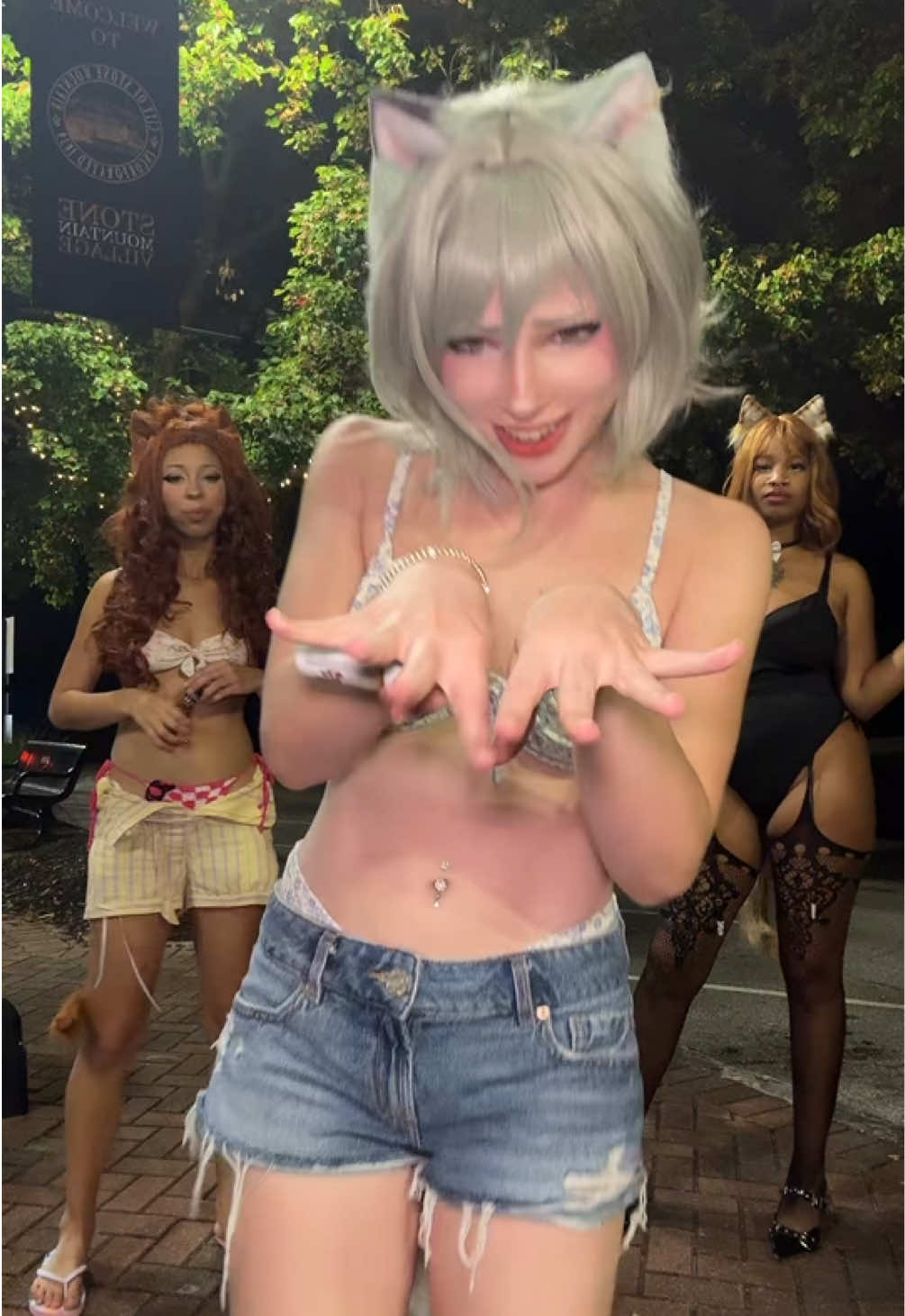 @CosplayonMars
