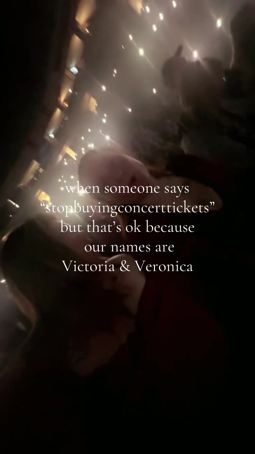 @Victoria Renea✨