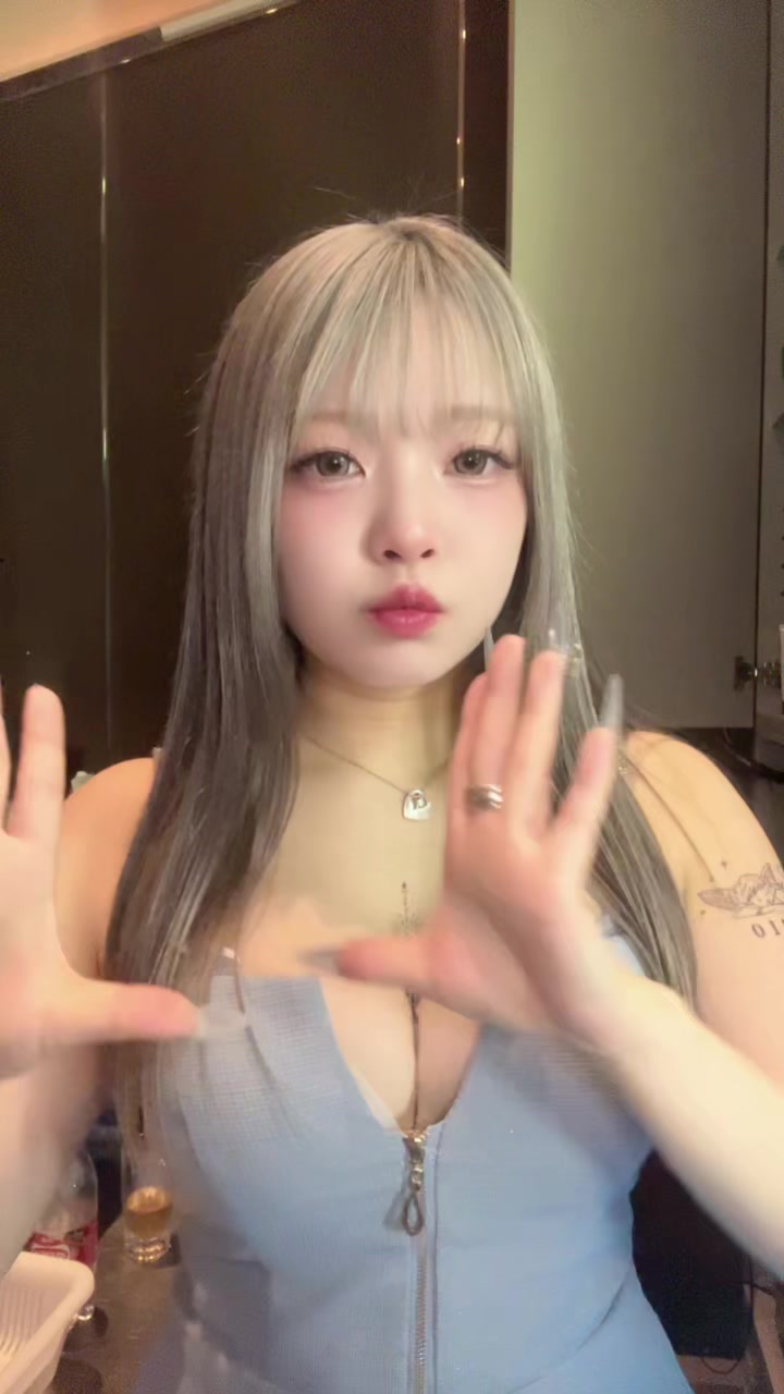 @Hina