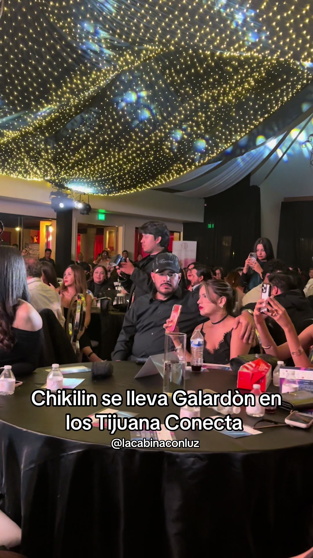@La Cabina Con Luz