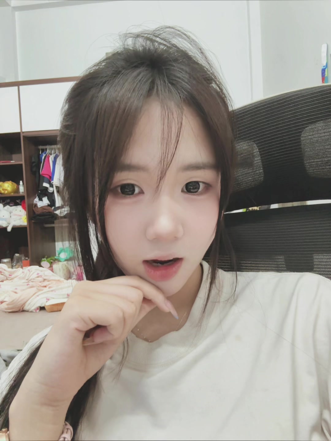 @Thảo v&acirc;n l&ecirc;n xe anh!