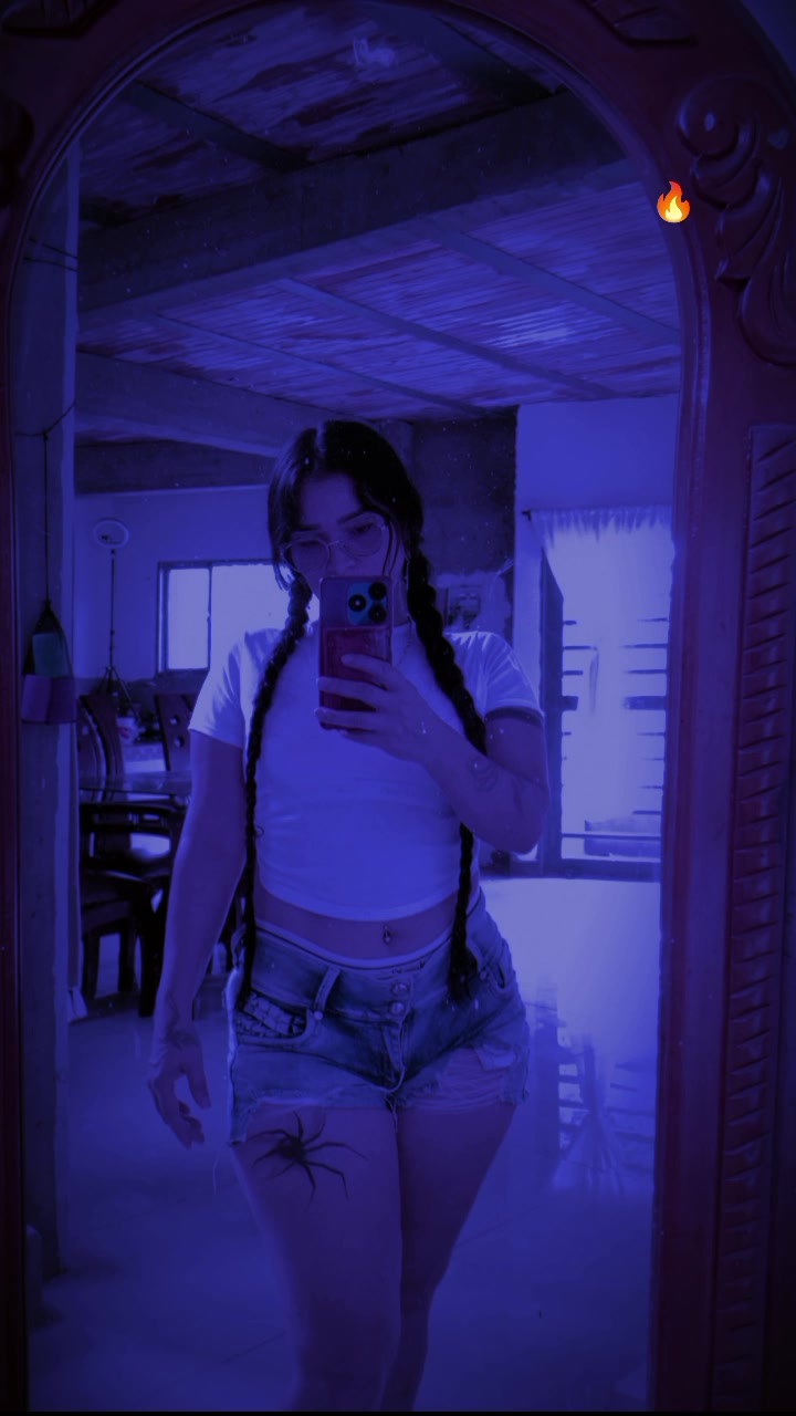 @Melanye Marín💙