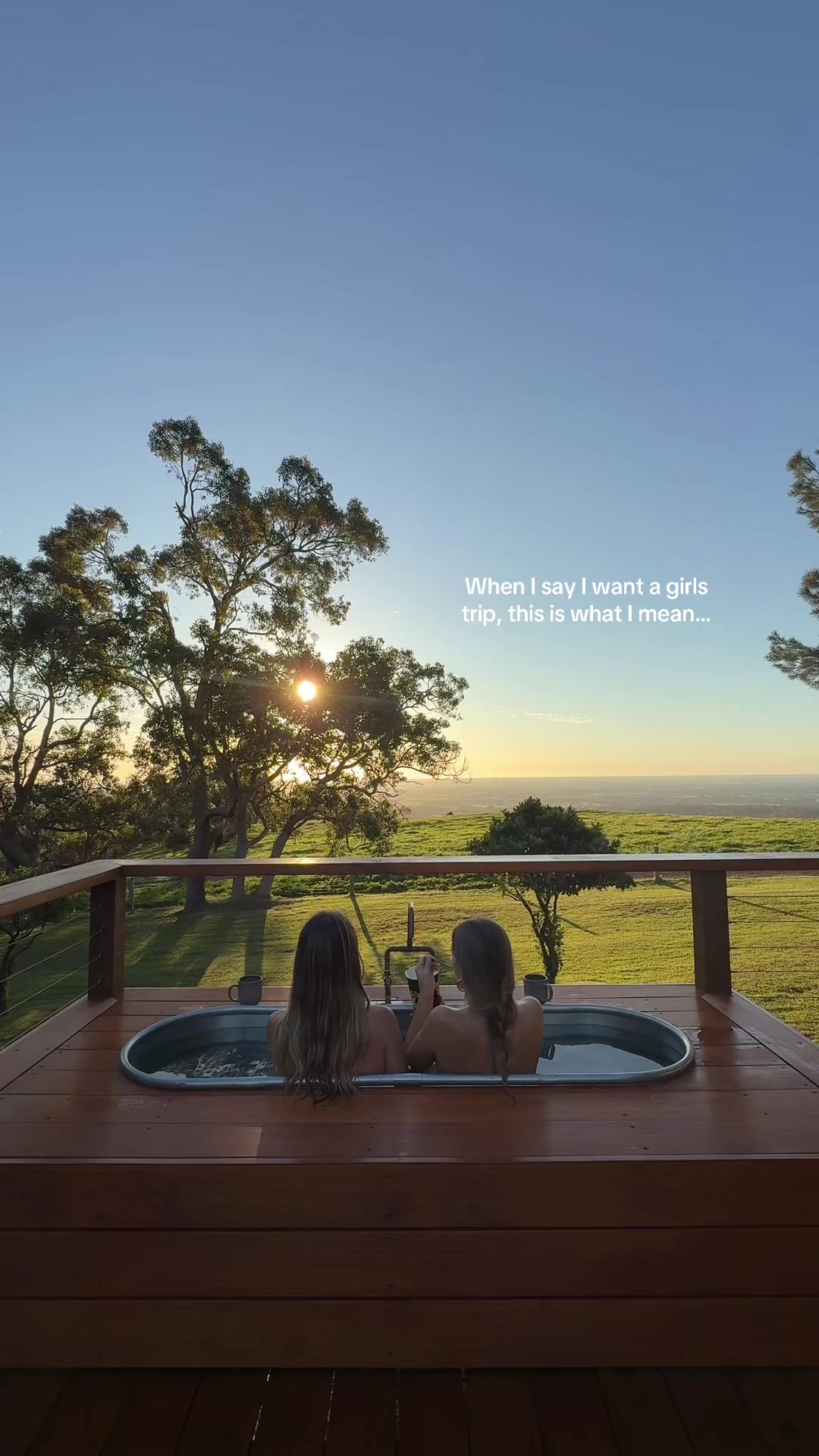 @Aimee Bell - Travel & Life