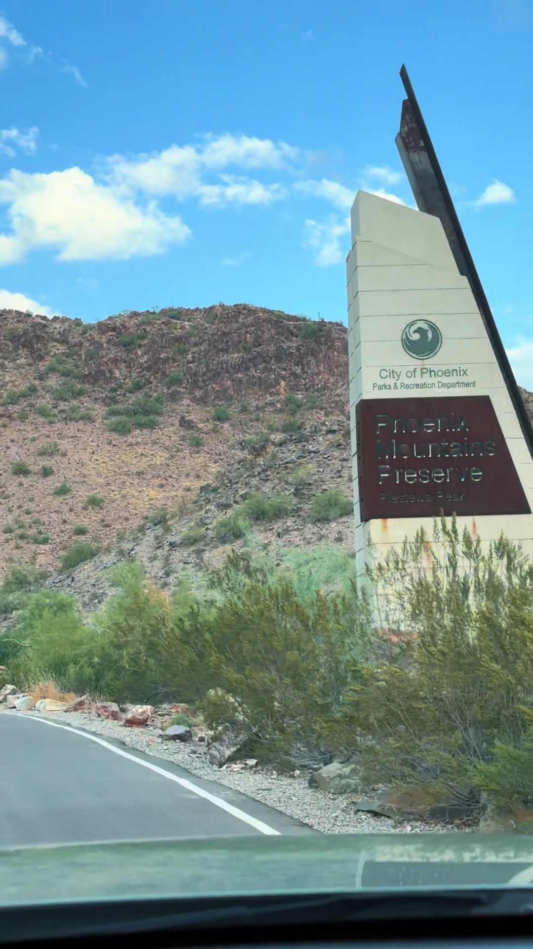 @She hikes Arizona 🇺🇸