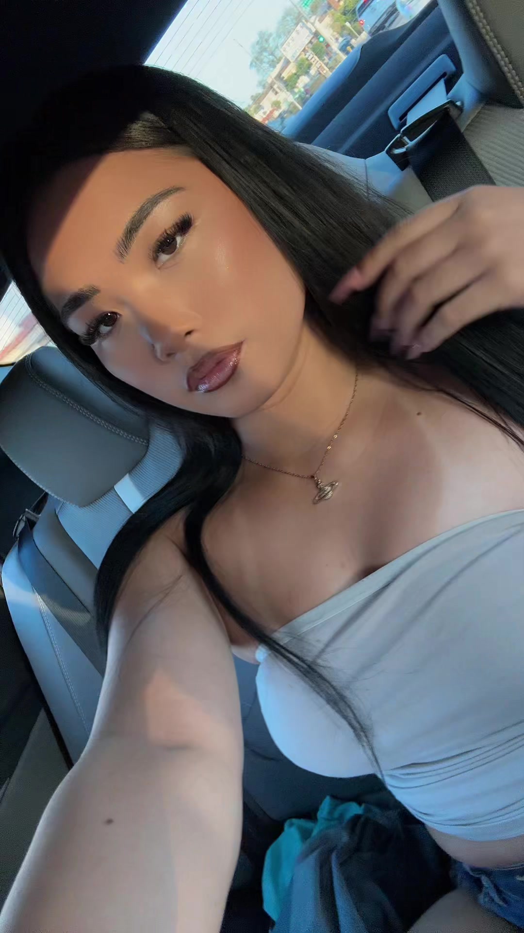 @anais