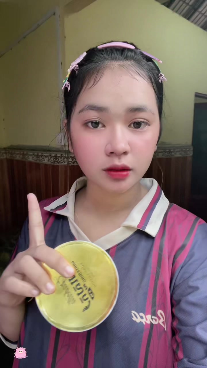 @👩&zwj;🦳🇰🇭👱&zwj;♂️🇻🇳