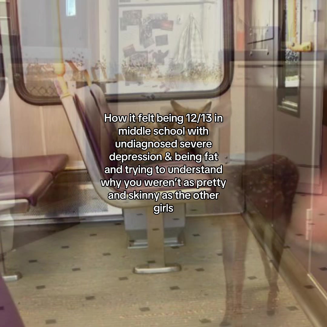 @𝔥𝔢́𝔩𝔢̀𝔫𝔢₍^. .^₎⟆