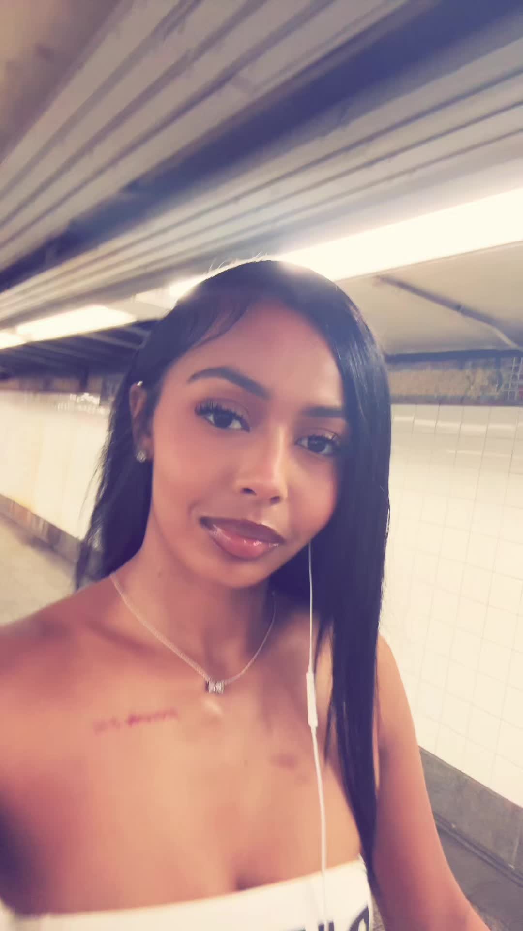@emneezy