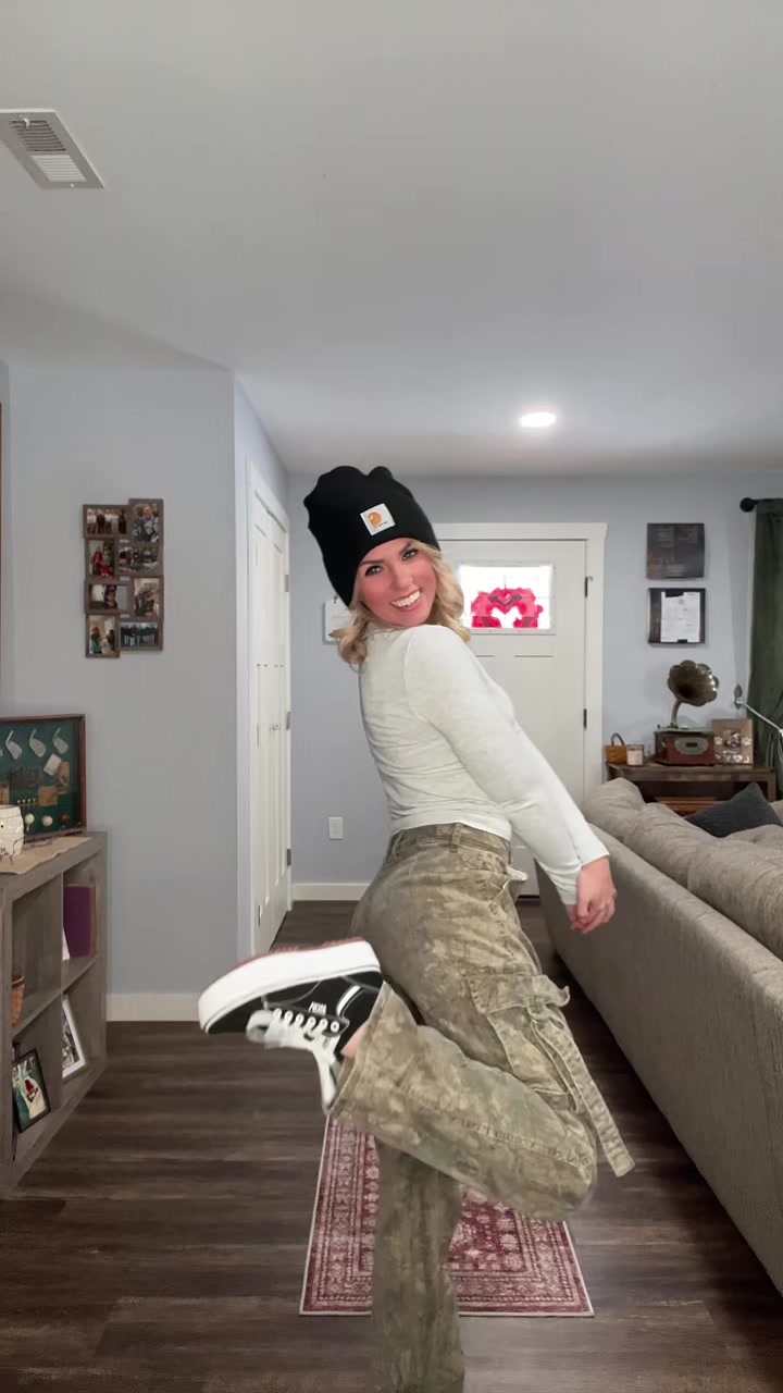 @𝐊𝐞𝐥𝐜𝐢𝐞 𝐌𝐚𝐡𝐫