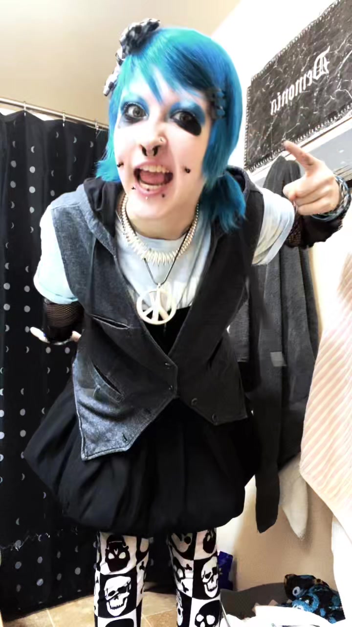 @⏤͟͟͞͞☆luca |-/