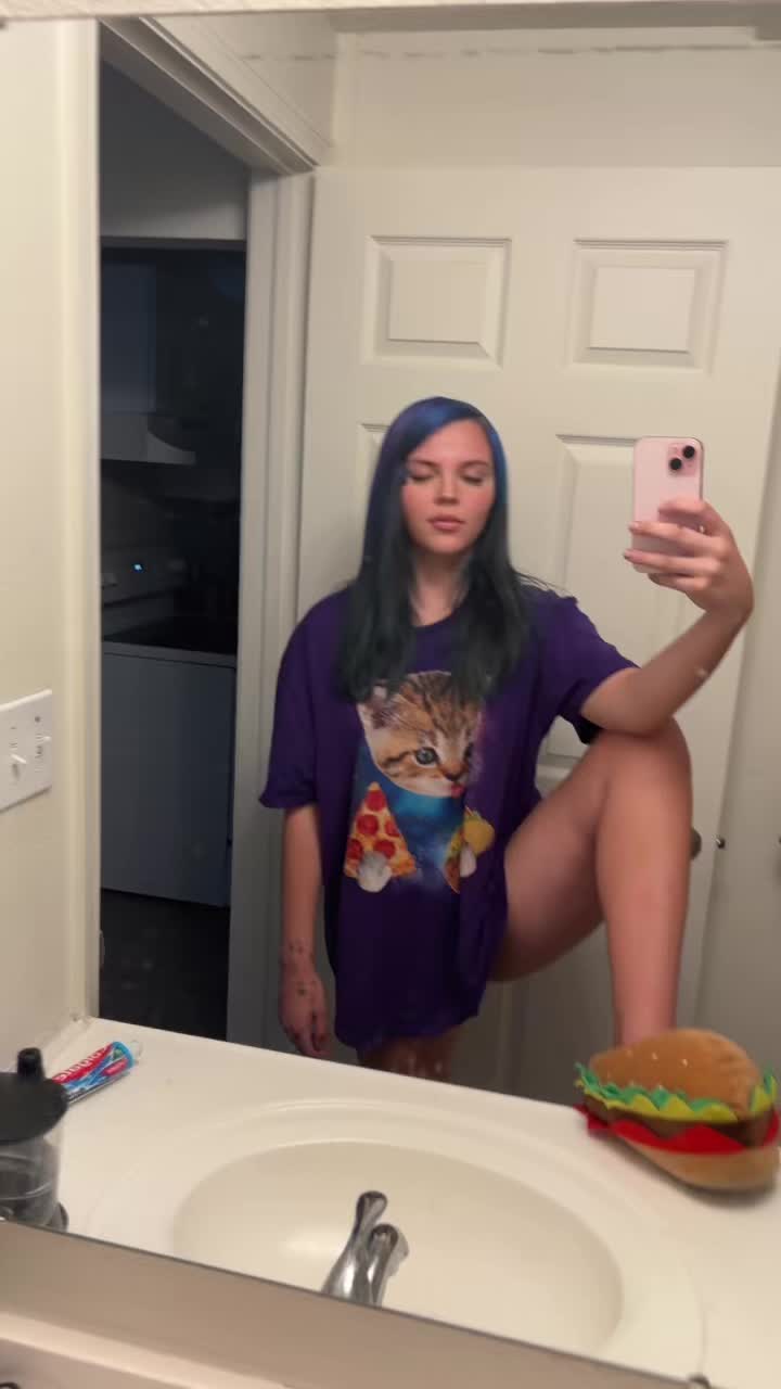 @:З