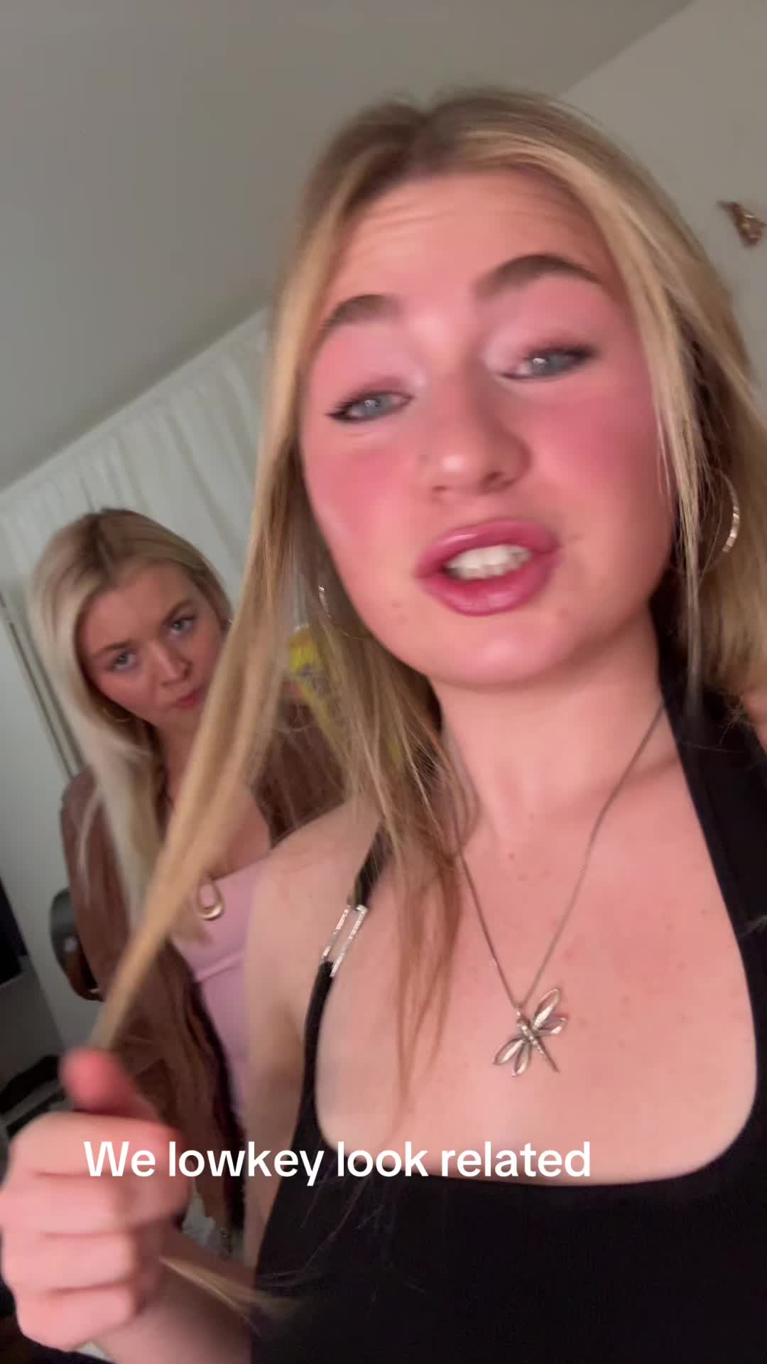 @Juliaaa