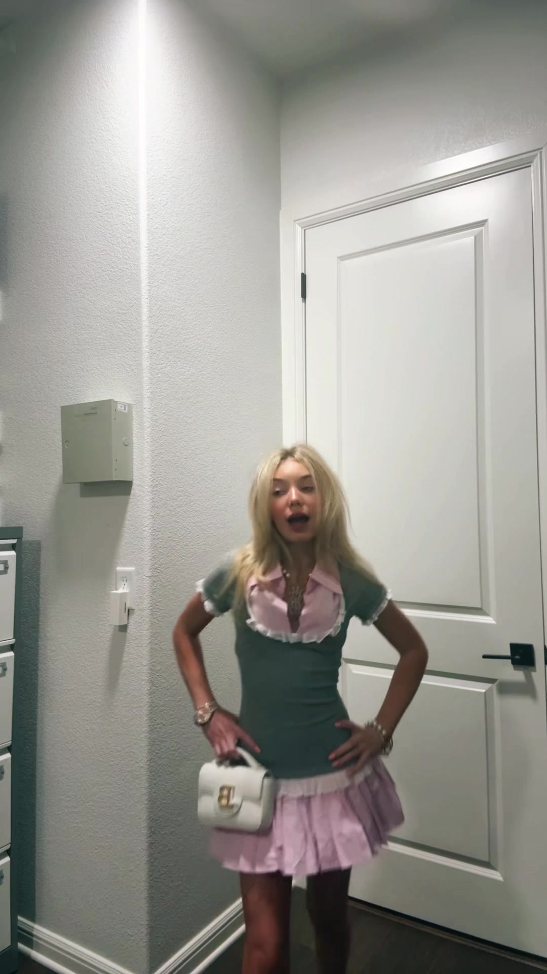 @👸🏼𝓠𝓾𝓮𝓮𝓷 𝓫🐝