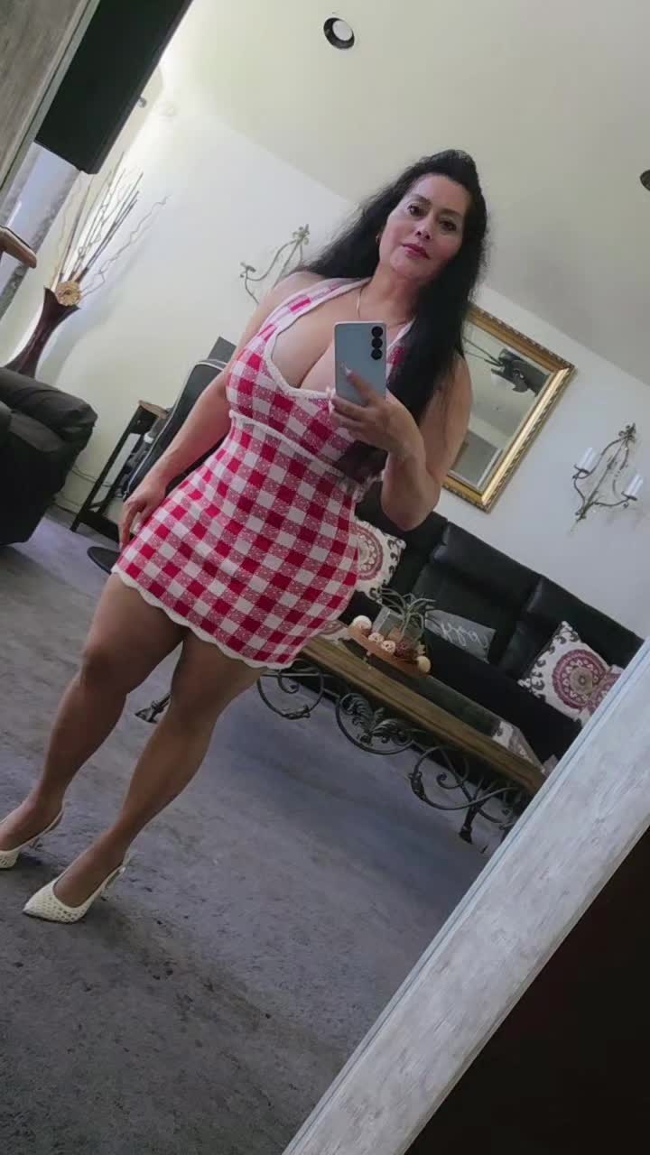 @BELLA🍑MARII👑