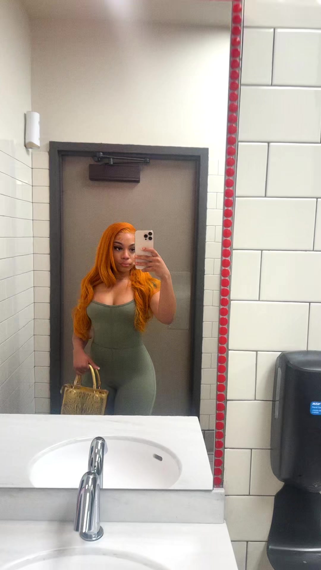 @hernameislei