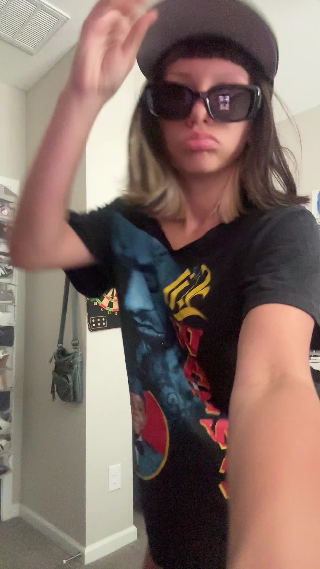 @𝖁𝖆𝖓𝖊𝖑𝖑𝖆 😸💕