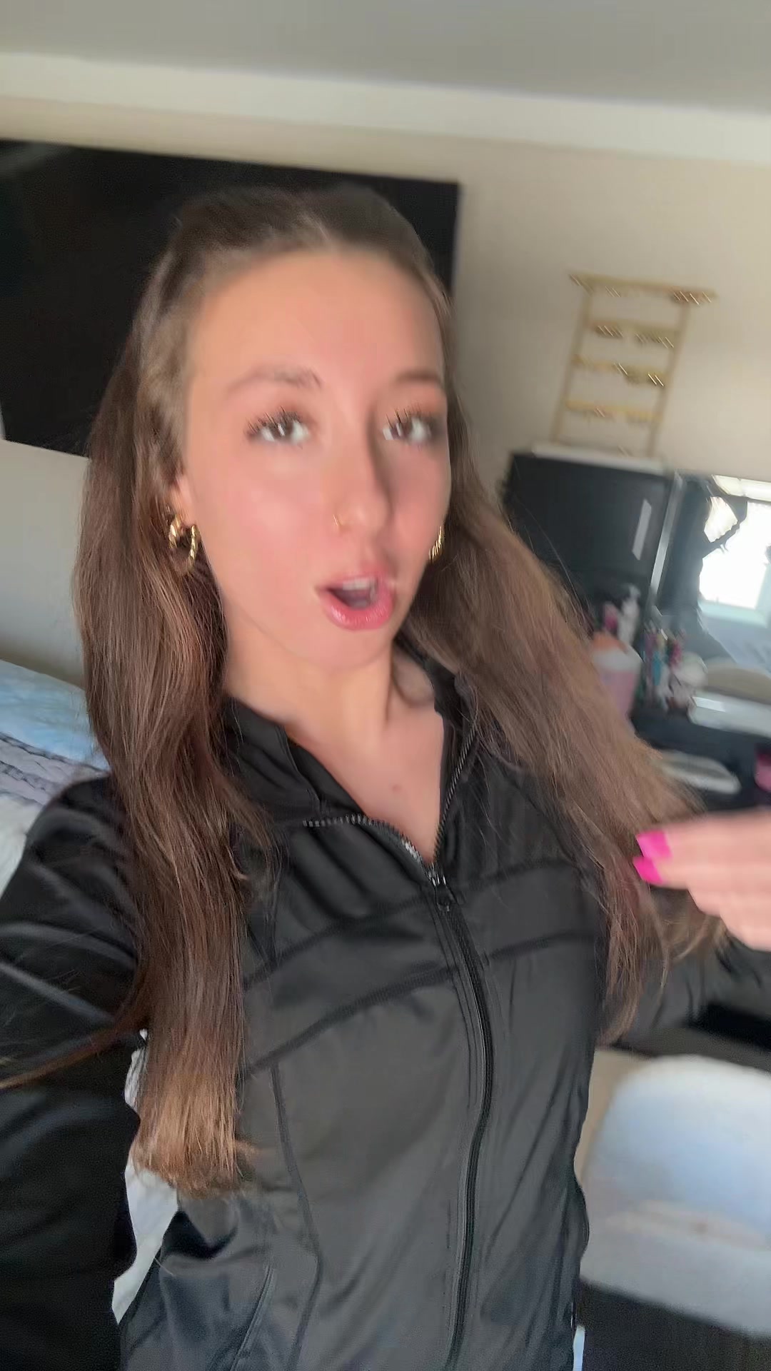 @weirdgirIhotbod
