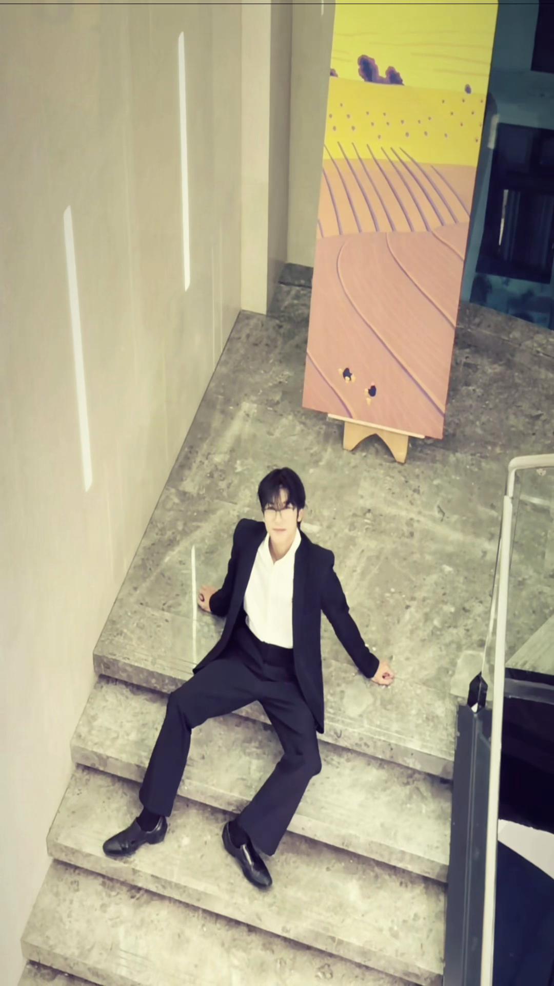@K.