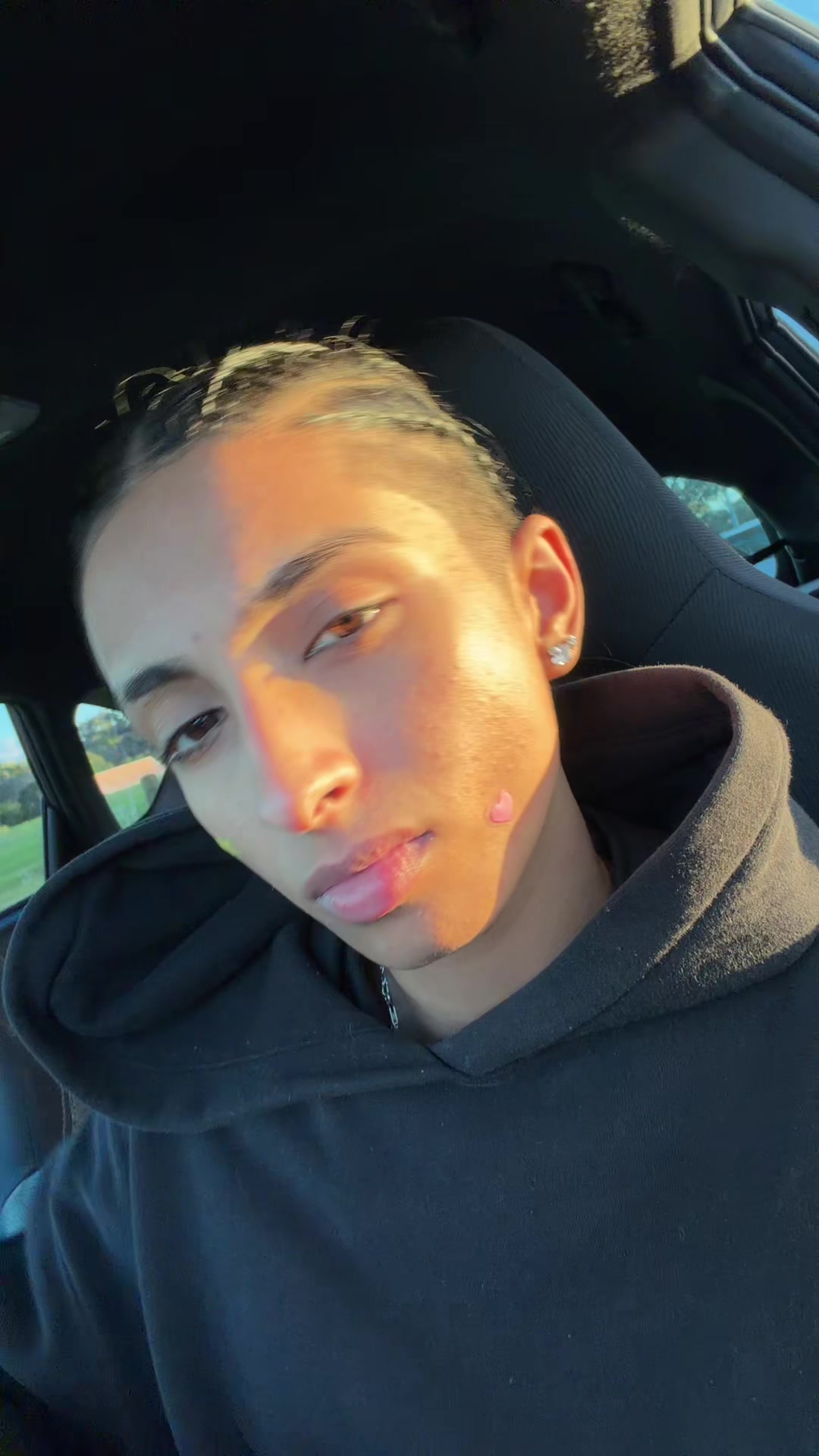 @🕷️