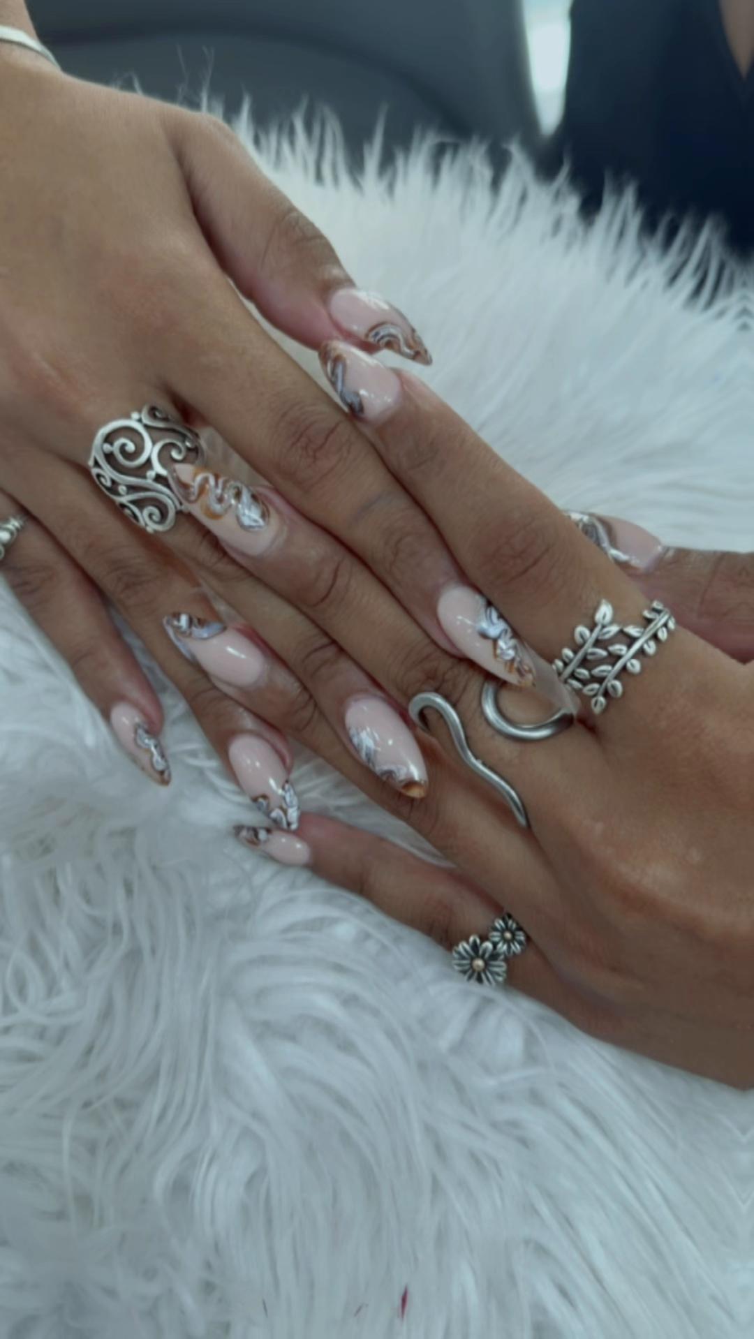 @Gloss Nail & Spa
