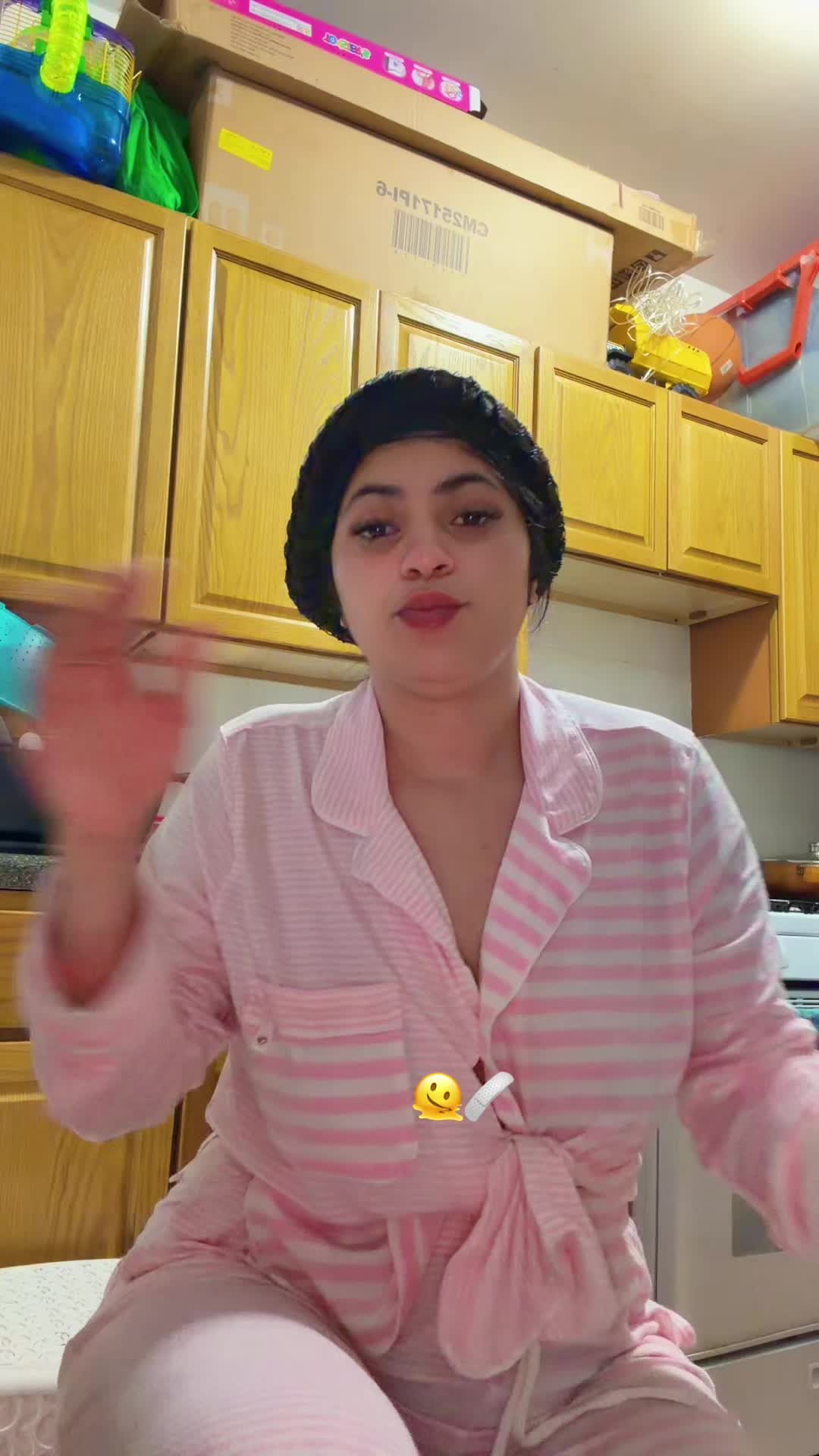 @🐛🦋❤️&zwj;🩹🤞🏼👑💋💄