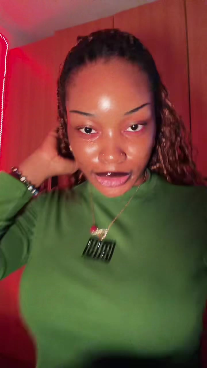@Brownie.A>🧝🏽&zwj;♀️