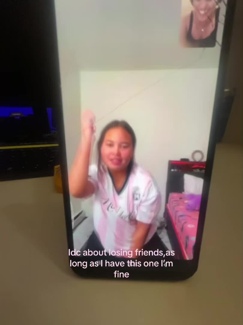 @Just Niki💁🏽&zwj;♀️