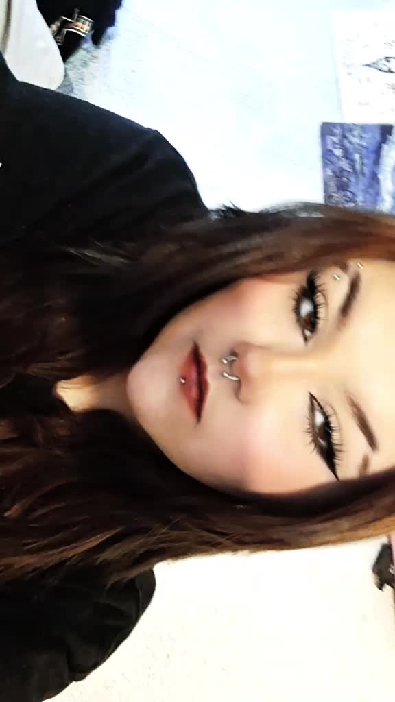 @Lilith_fox13