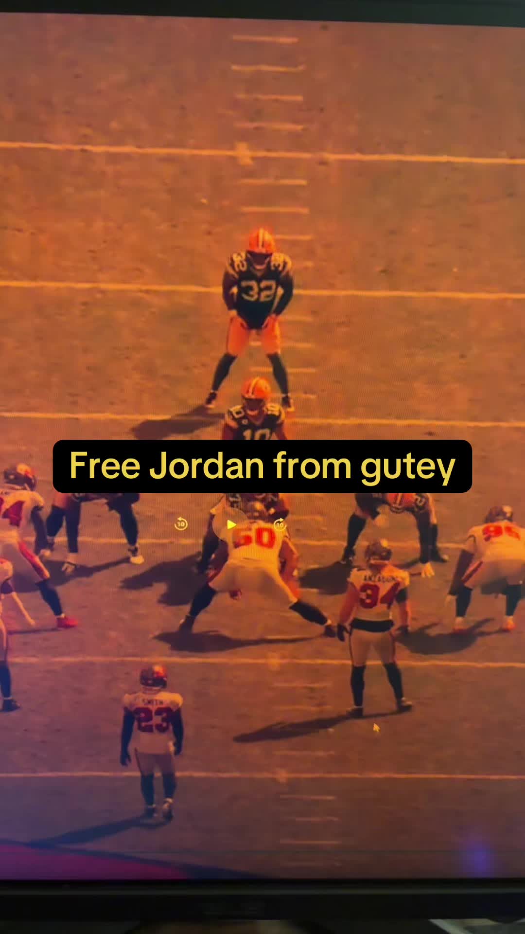 @bdeebacon (2-2)
