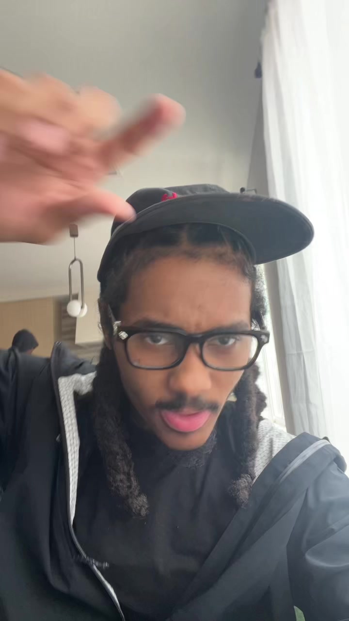 @🎒