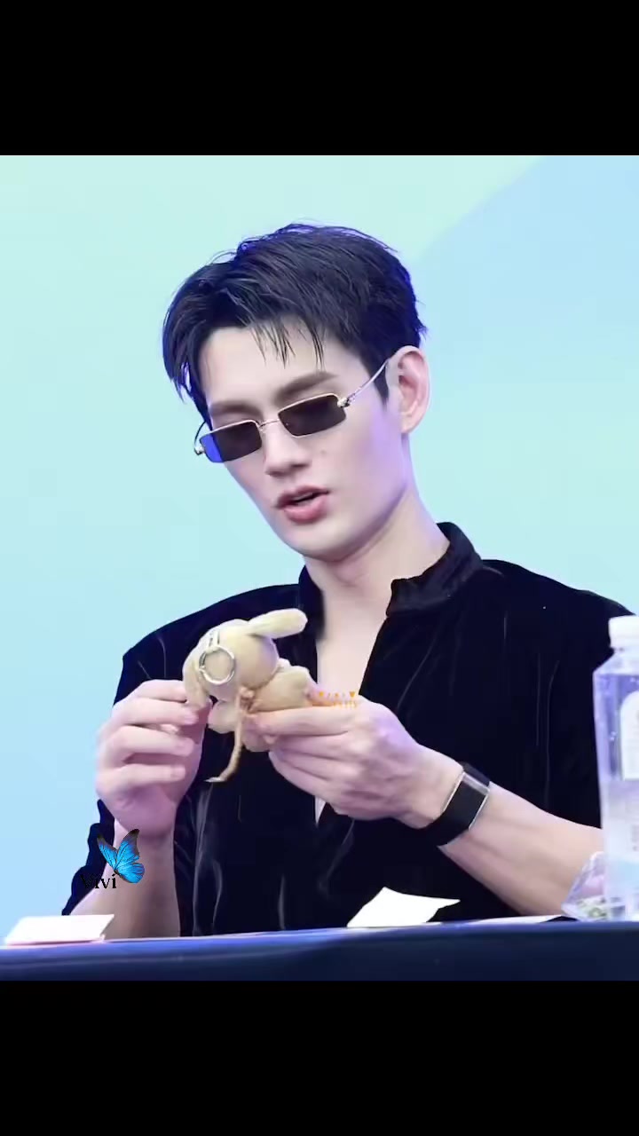 @Vivi🦋