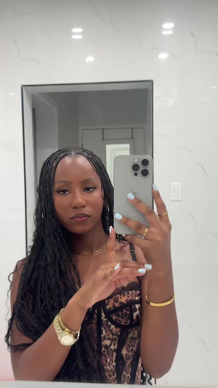 @Tsojourna