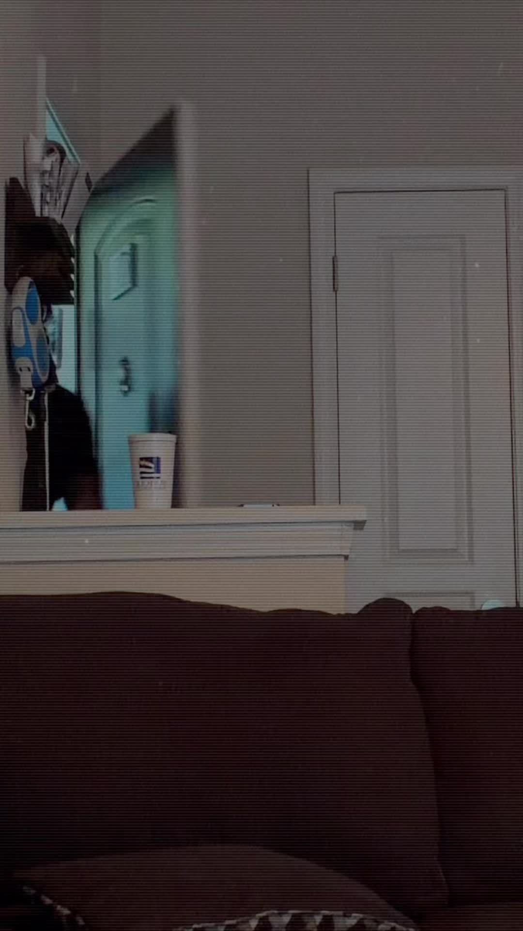 @_sneakyq_