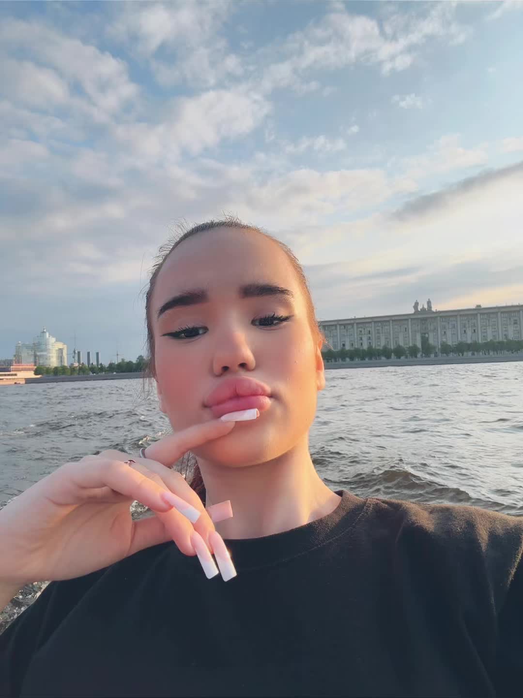 @neonovvaaa 🇮🇹