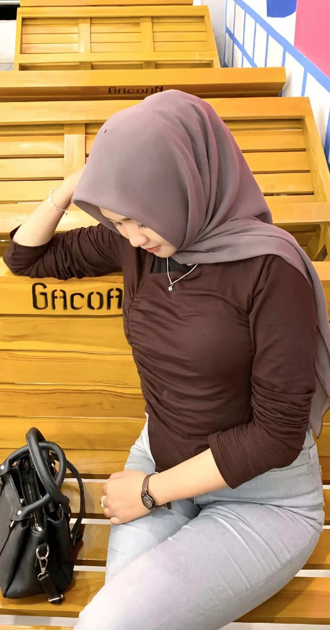 @ 𝓘 𝓝 𝓓 𝓐 𝓗.𝓠𝓾𝓮𝓮𝓷