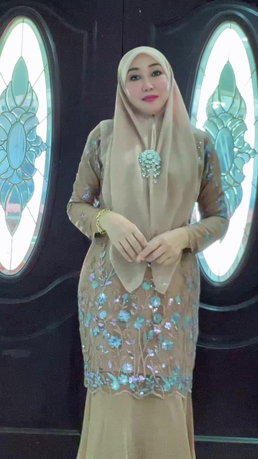 @Anies manja