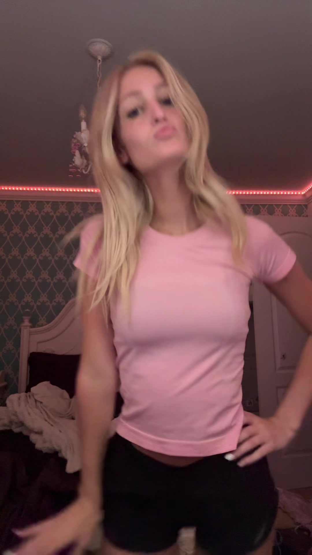@anya