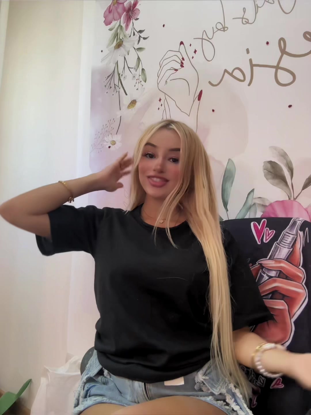 @its_luena_