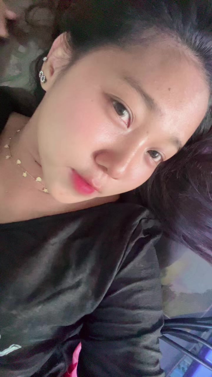 @ᥫ᭡ Khin Ma Ma စဥ့်ကိုင်သူလေး🤍
