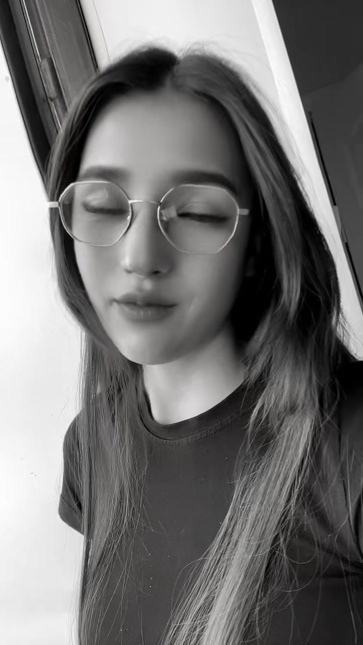 @🌗❤️🤍